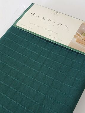 Green Tablecloth 100% Polyester 60x84" Oval Windowpane Hampton